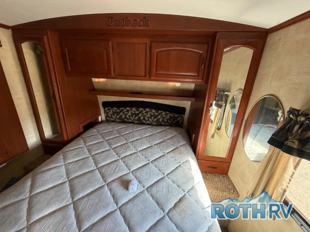 2011 Keystone Outback 298RE, Photos photo 31
