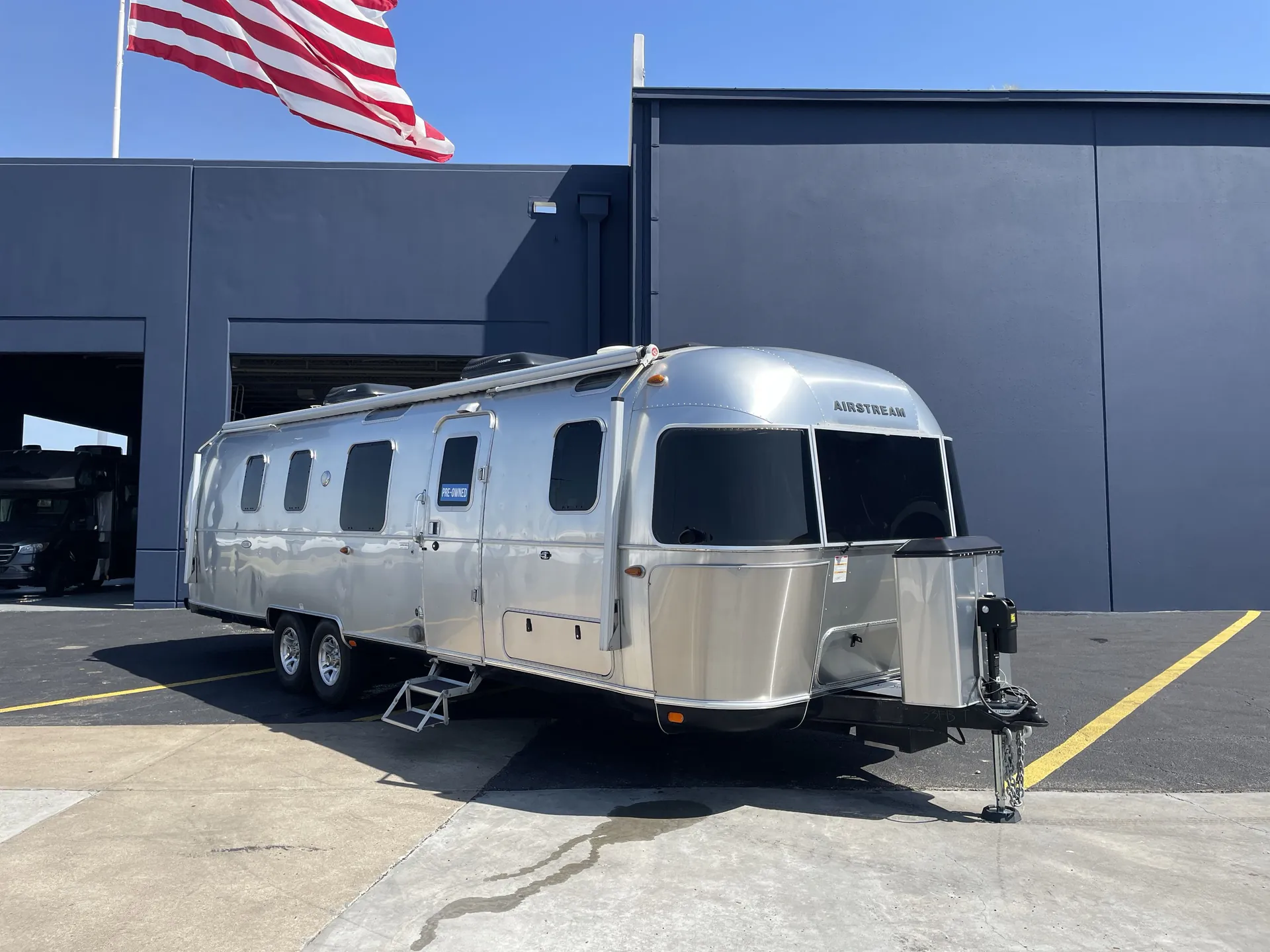 2018 airstream Classic 33FB Twin - Photo 2
