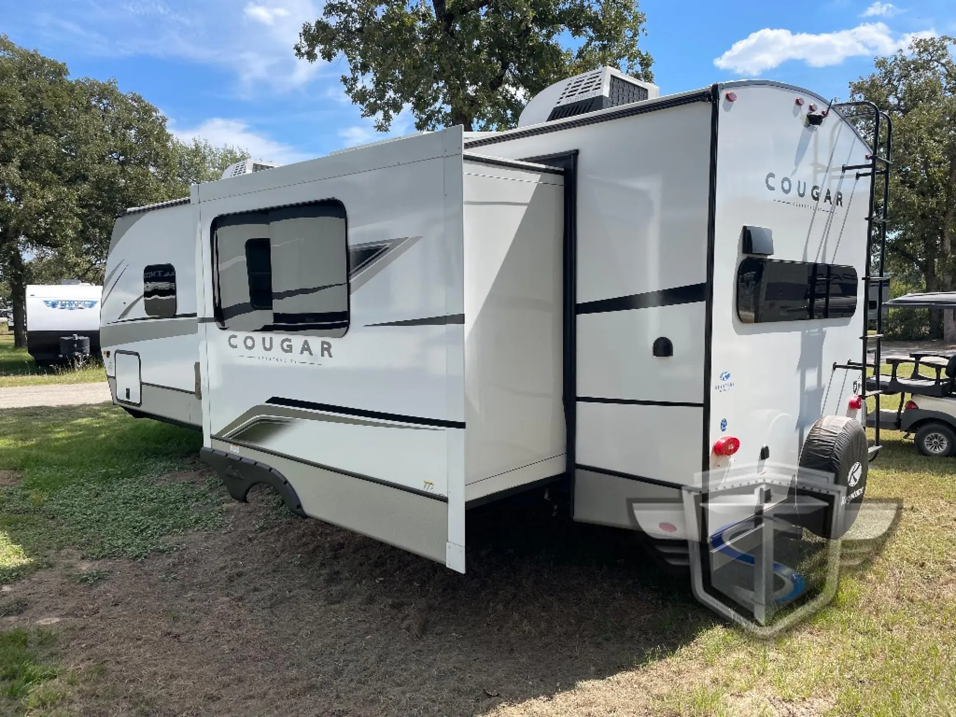 2025 Keystone Cougar Half-Ton East 25MLE - Photo 4