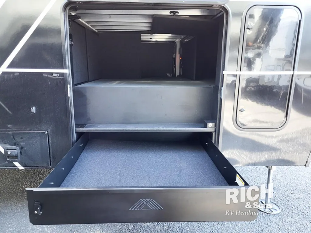 2026 Brinkley Model G 4100, Photos photo 8