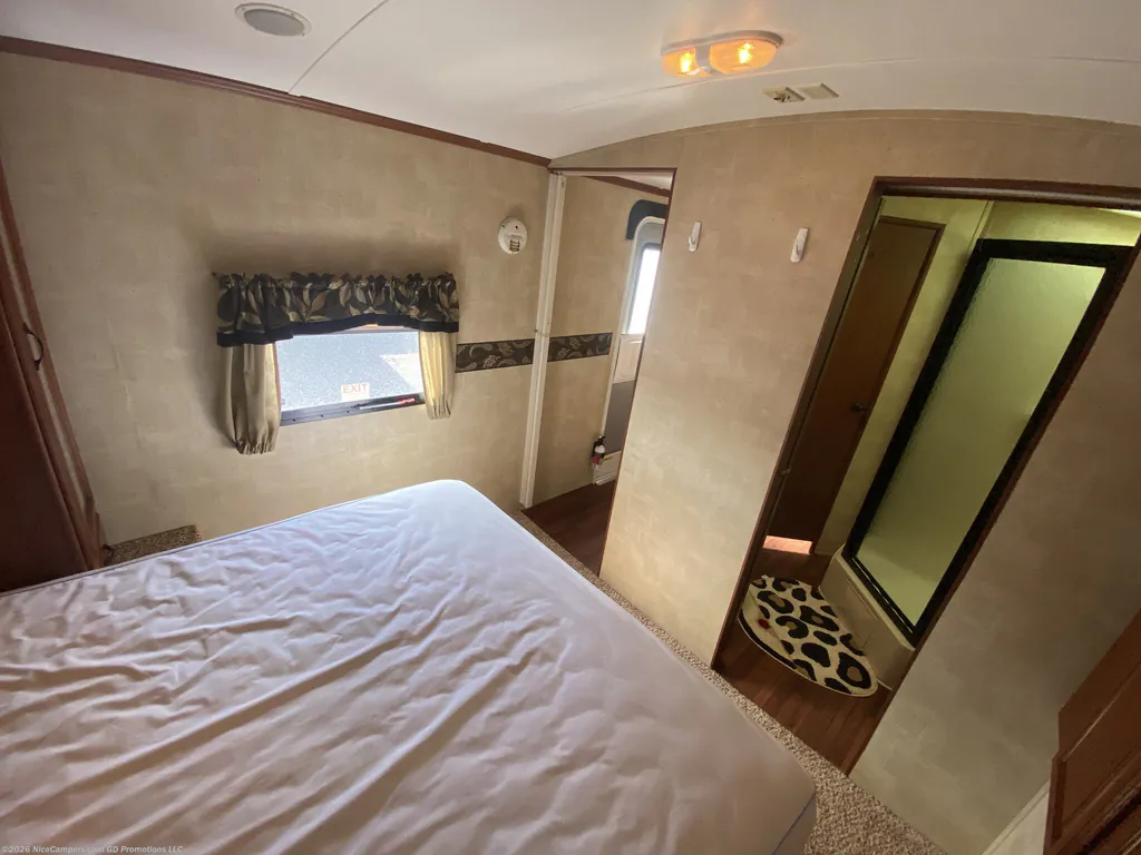 2012 Keystone Outback 298RE, Photos photo 42
