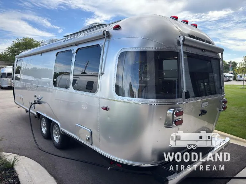 2026 Airstream Flying Cloud 27FB - Photo 4