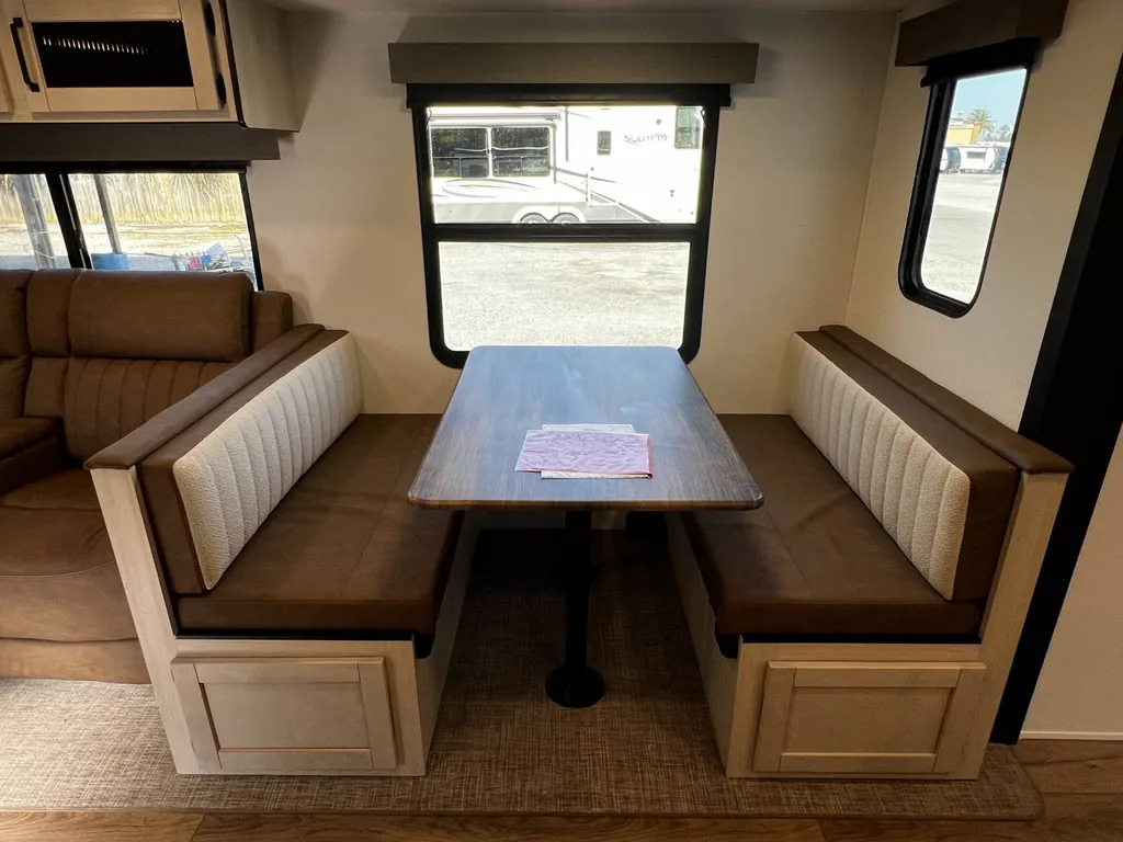 2027 Palomino Puma 337BH, Photos photo 11