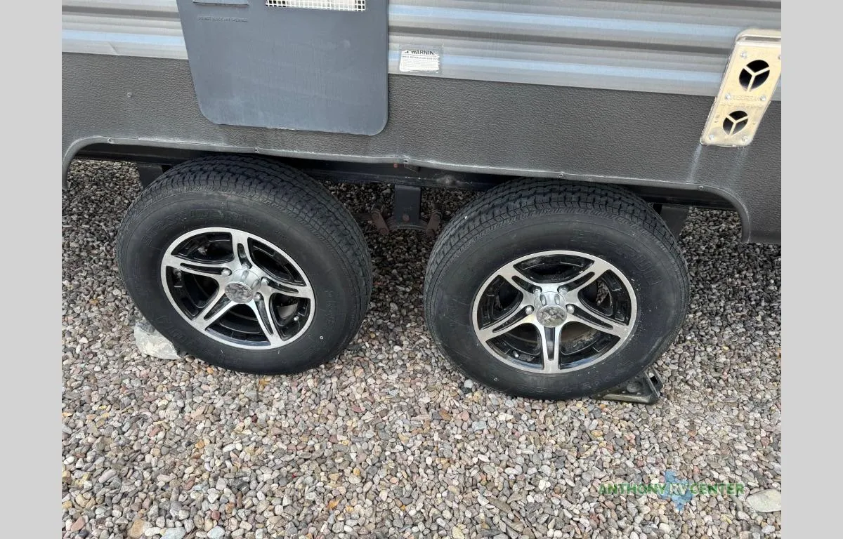 2017 Keystone Summerland 2660RL - Photo 4