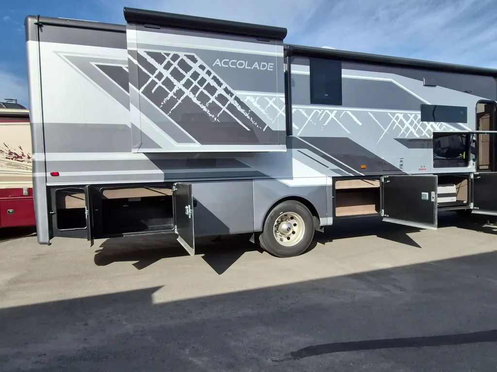 2027 Entegra Coach Accolade 37K, Photos photo 14