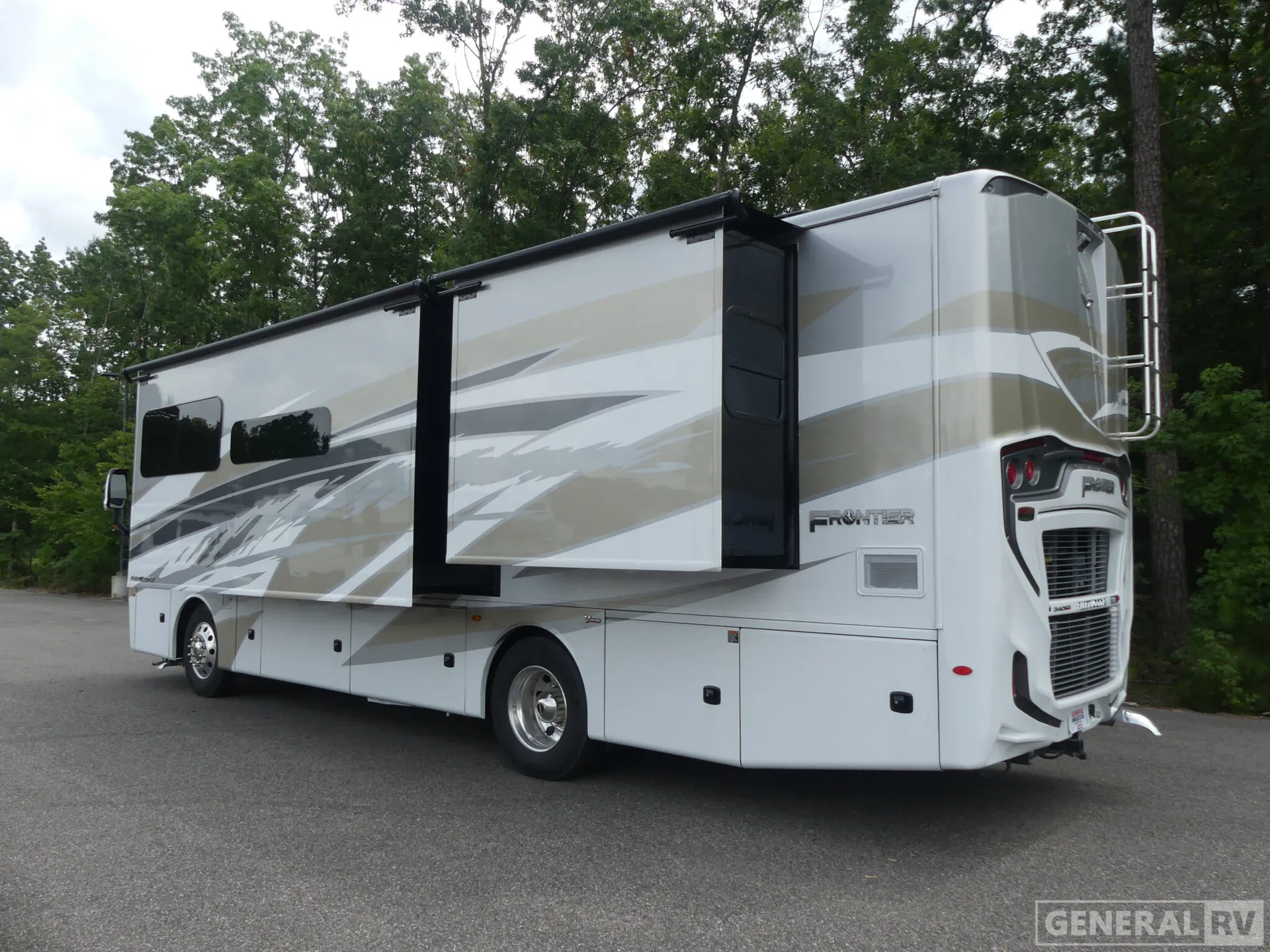 2026 Fleetwood Frontier 33TL - Photo 4