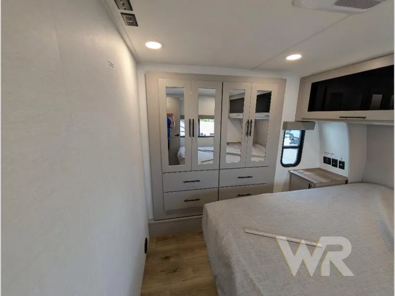 2027 Alliance RV Valor 36A10 - Photo 3