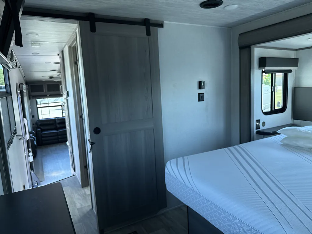 2021 Keystone Montana 3231CK, Photos photo 16