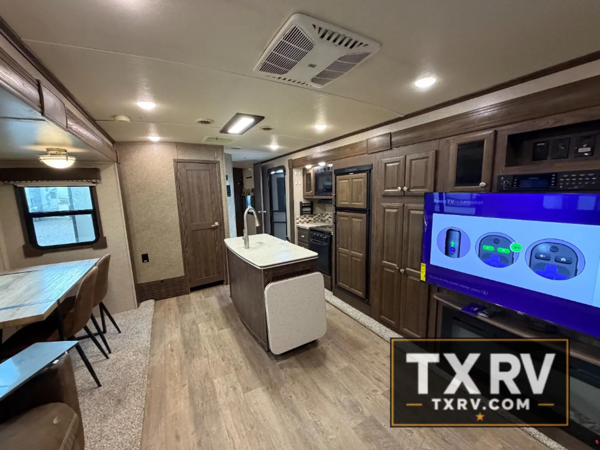2019 Forest River Rockwood Signature Ultra Lite 8328BS - Photo 3