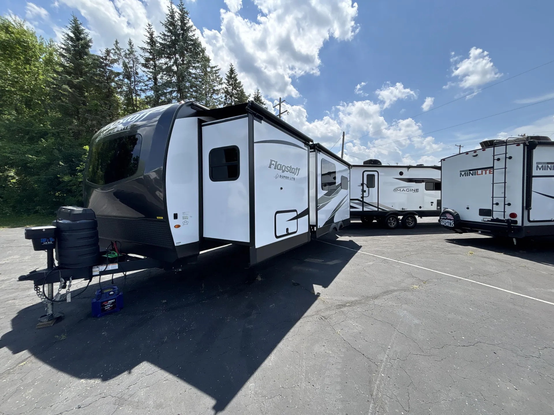 2025 Forest River Flagstaff Super Lite 26RKBS — off campside