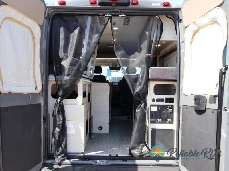 2027 Winnebago Solis Pocket 36A - Photo 4