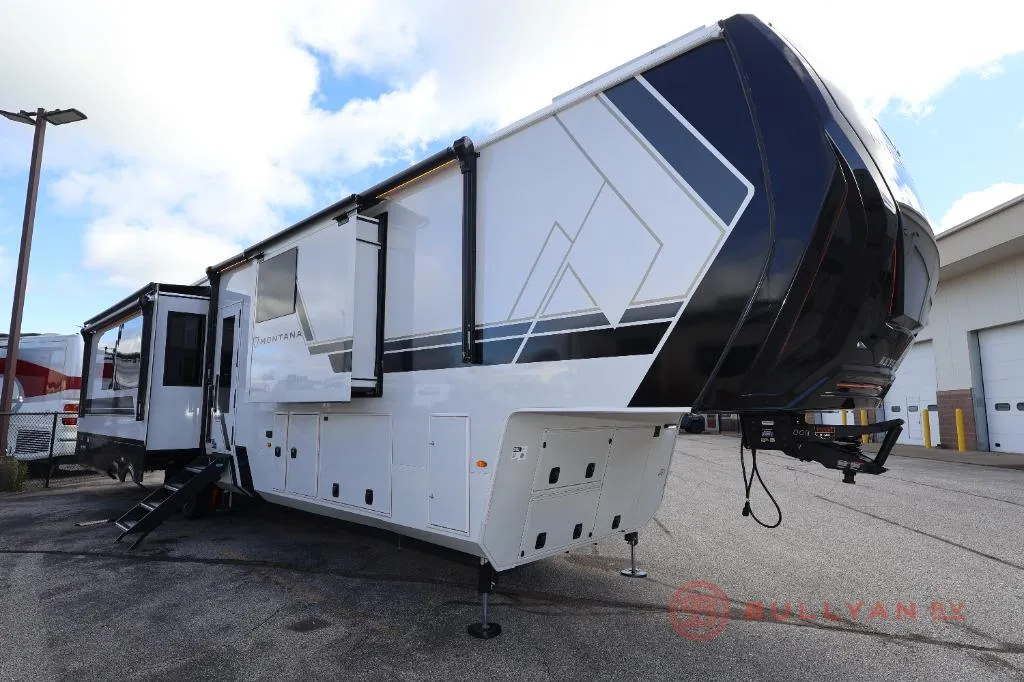 2026 Keystone RV Montana 3900RK - Photo 2