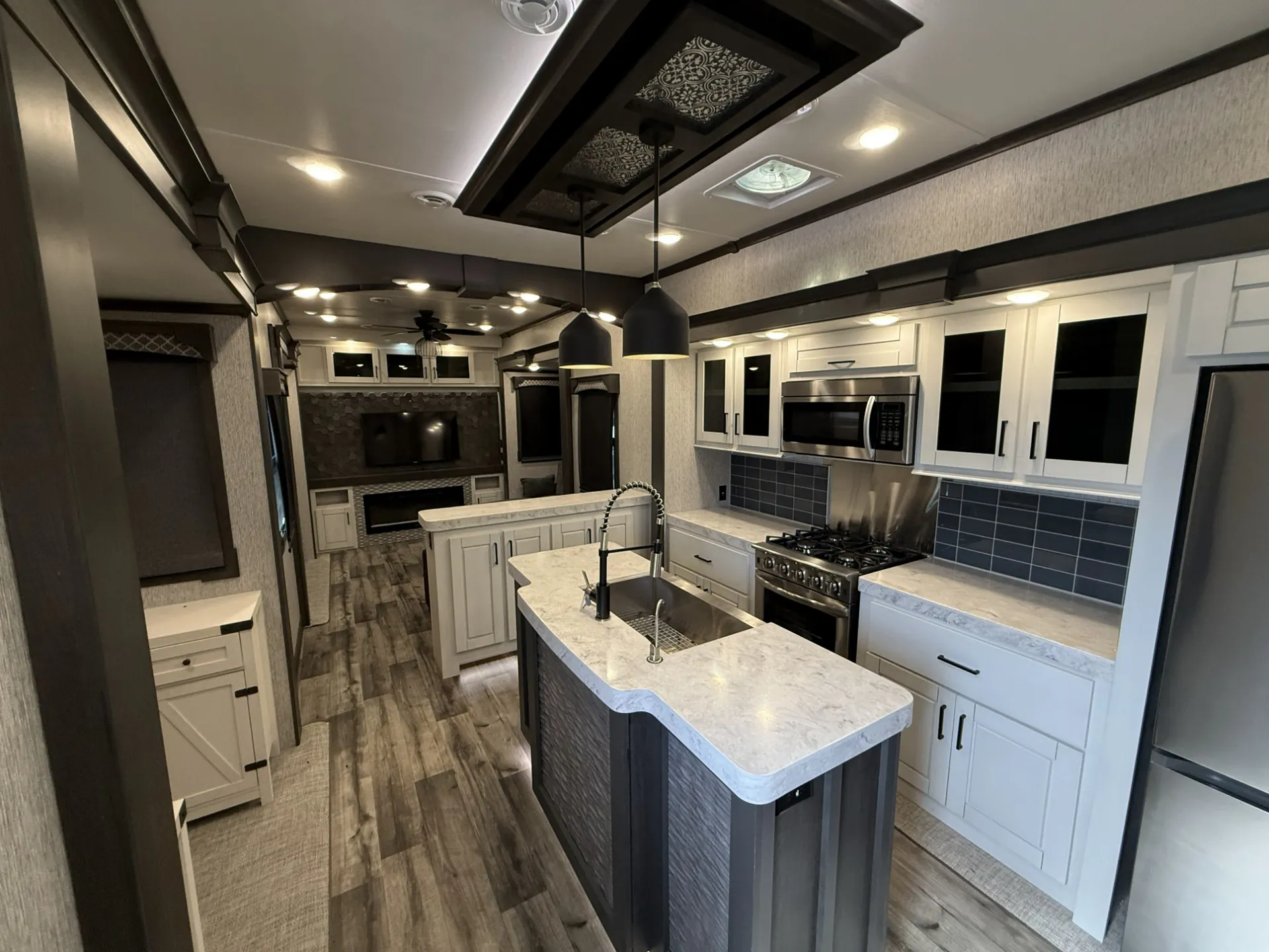2023 crossroads Redwood 4150RD - Photo 3