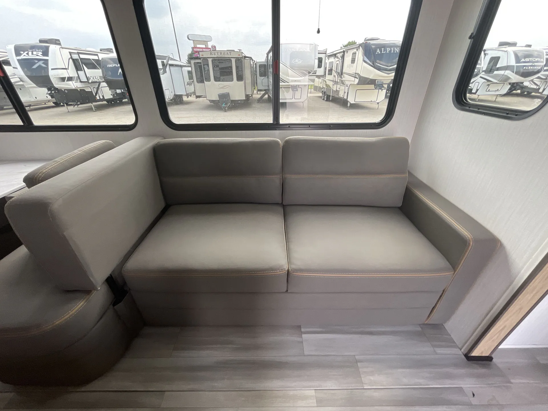 2025 Cruiser RV Avenir 27BH — living area main
