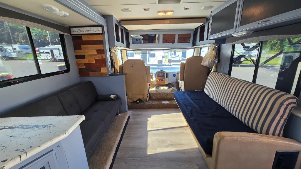 2013 Thor Motor Coach A.C.E. 292 - Photo 3