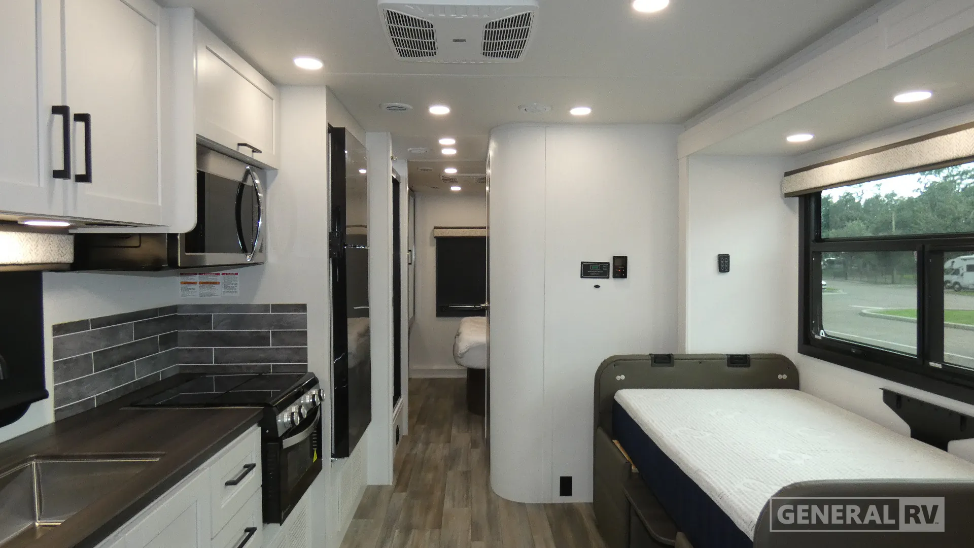 2026 Jayco Greyhawk 29MV - Photo 3