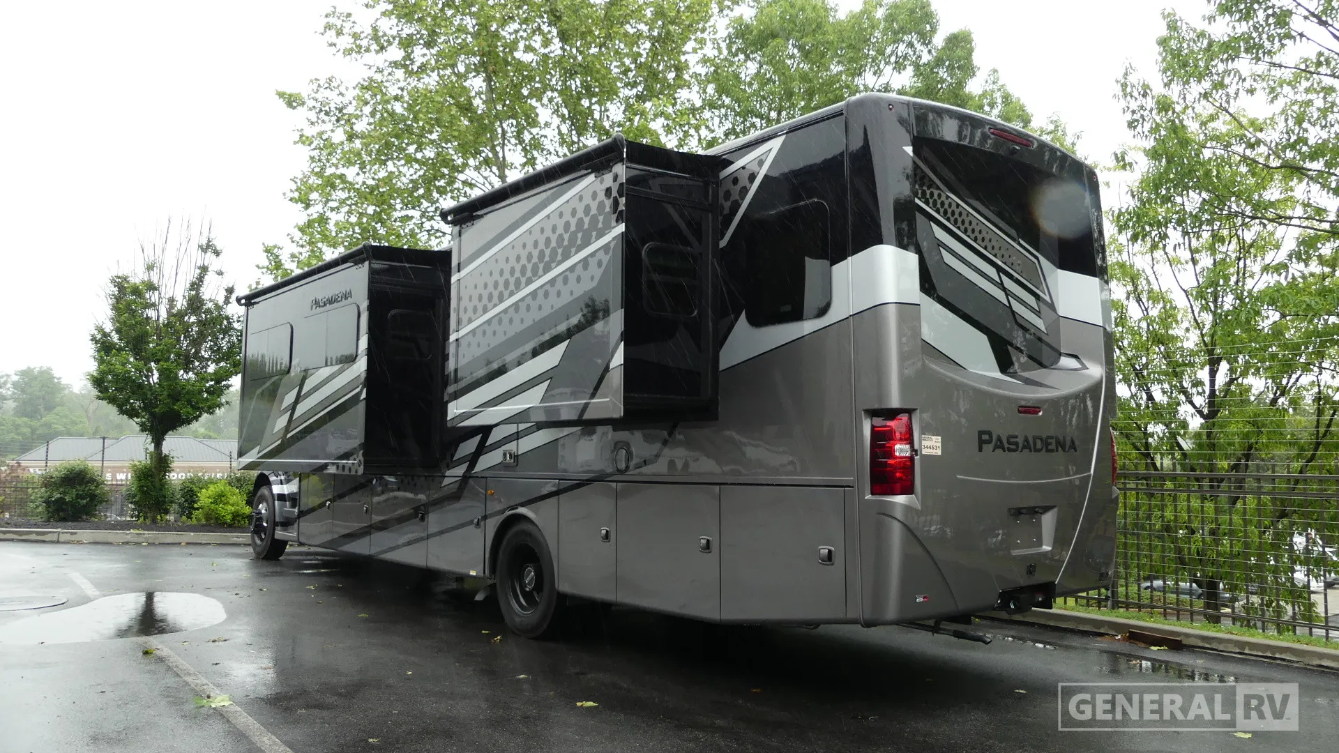 2027 Thor Motor Coach Pasadena 38DX - Photo 4