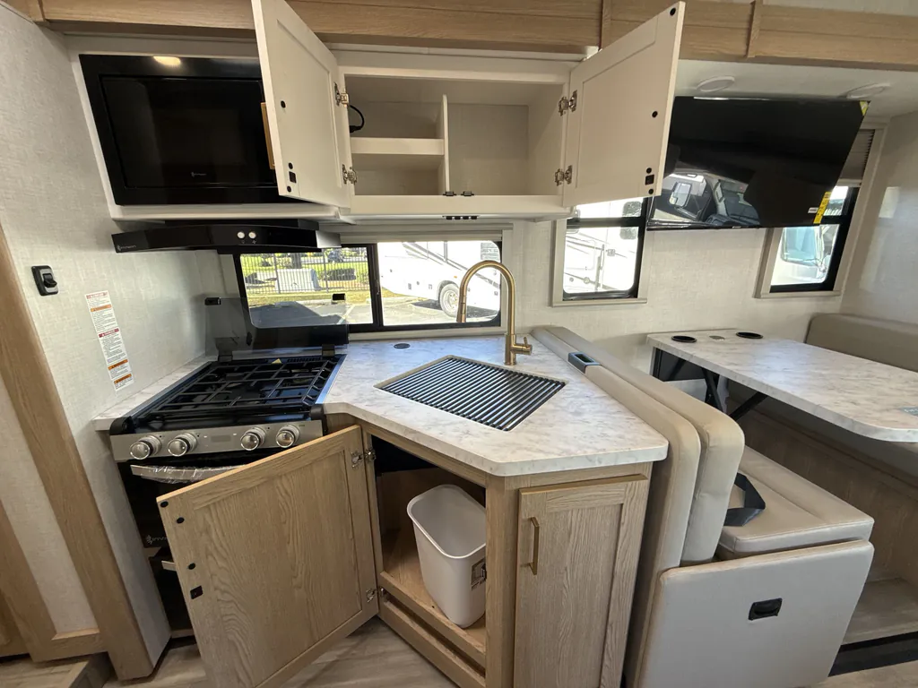 2027 Thor Motor Coach Freedom Elite 31FE, Photos photo 7