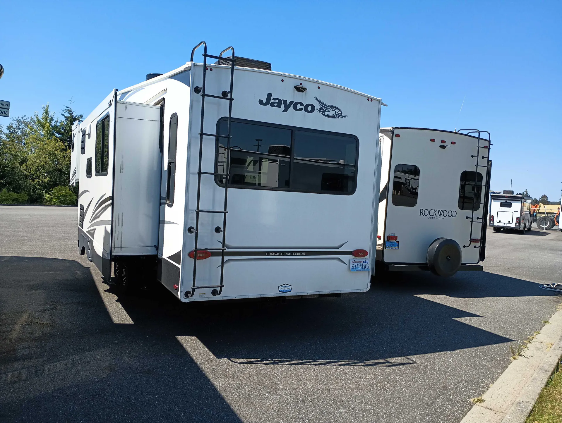 2023 Jayco Eagle HT 30.5RSOK - Photo 3
