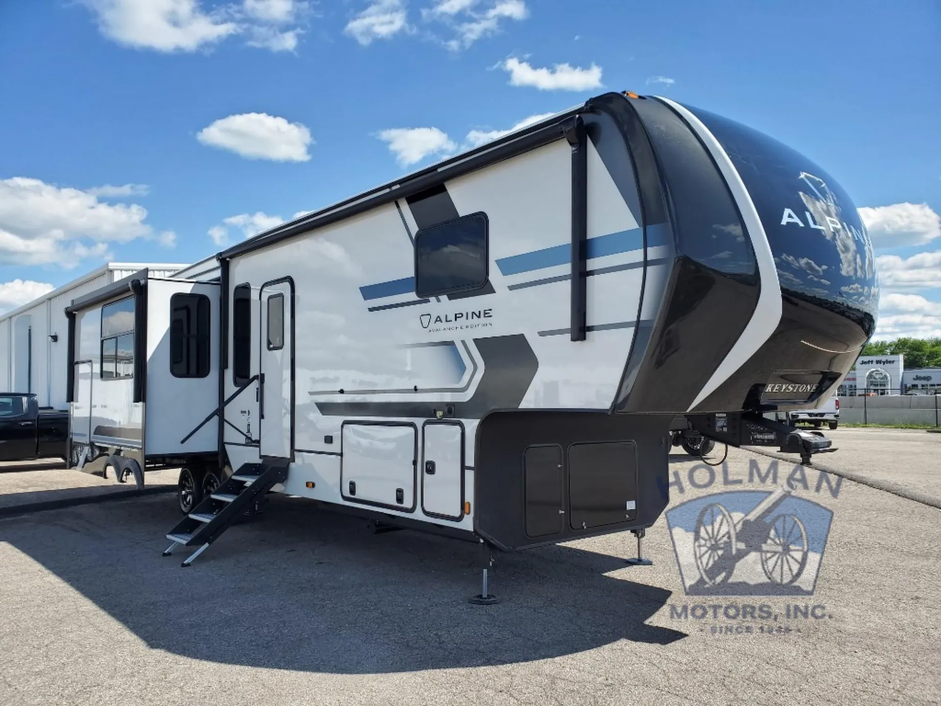 2026 Keystone Alpine Avalanche Edition 338GK - Photo 2