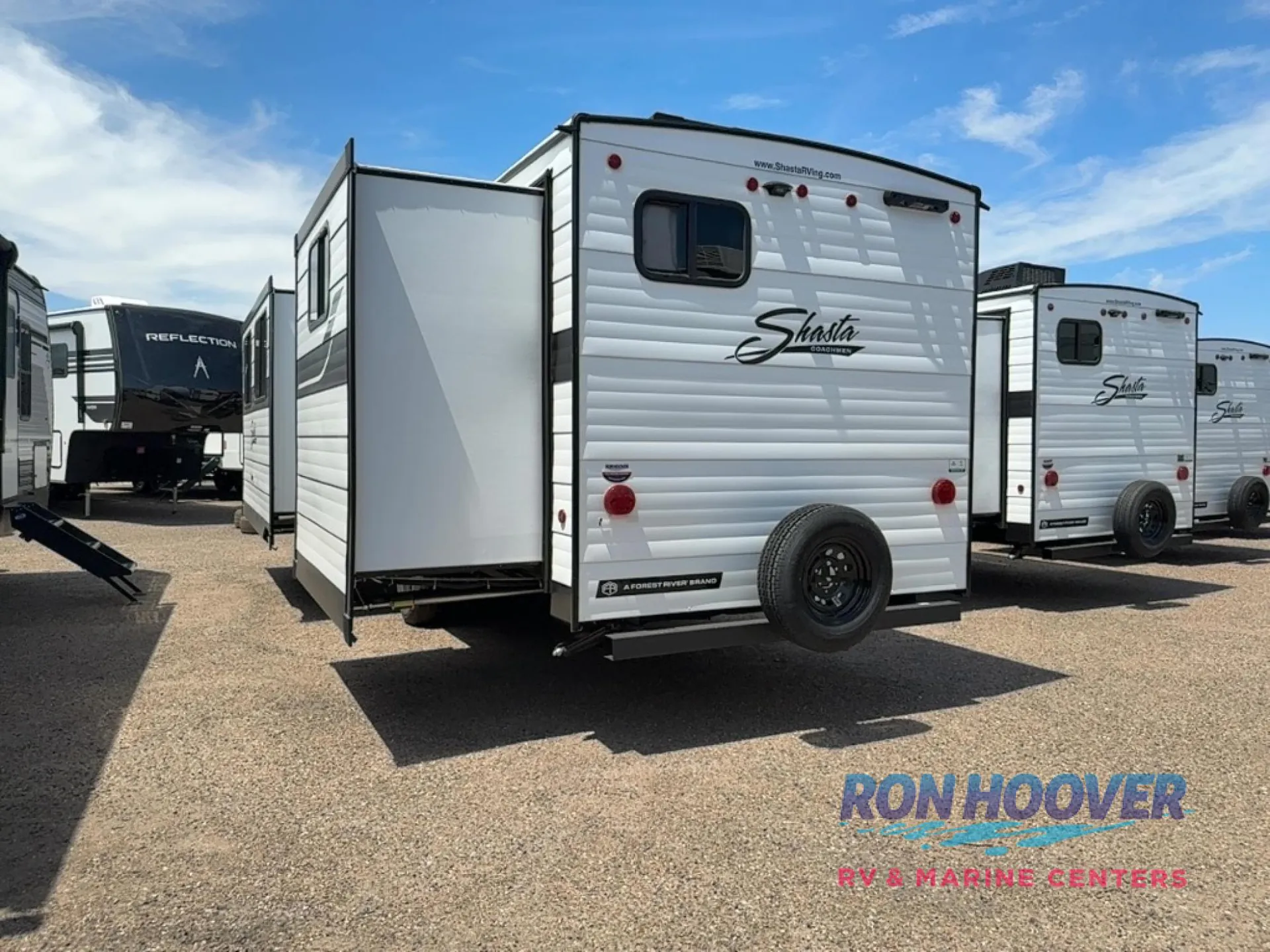 2025 Shasta RVs i-5 Edition 532BEDS - Photo 4