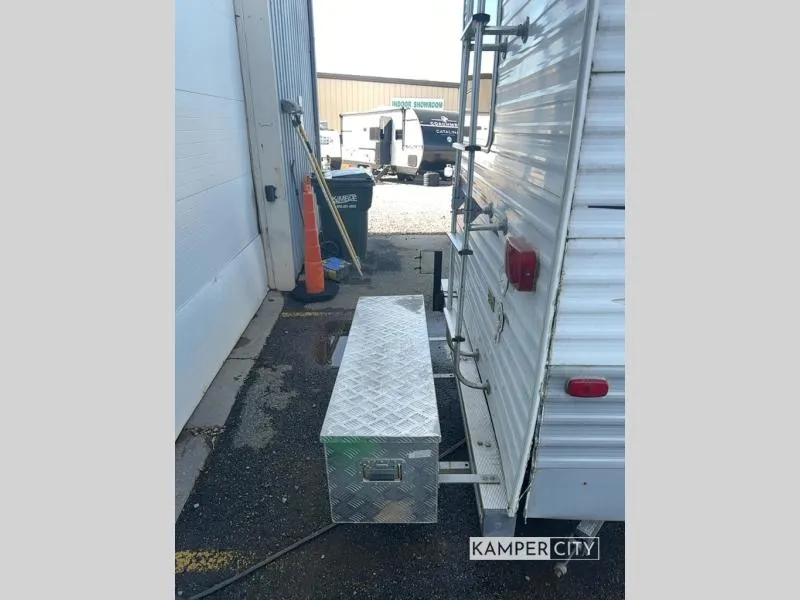 2005 Keystone RV Sprinter 300FKMS - Photo 2