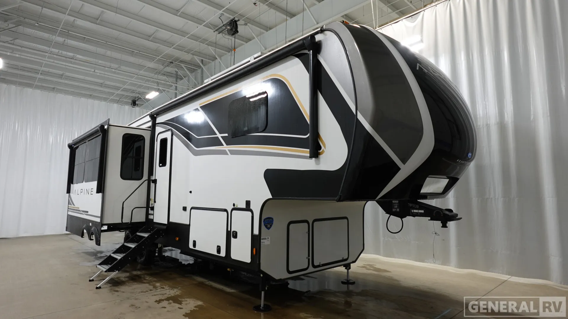 2025 Keystone RV Alpine 3011CK - Photo 2
