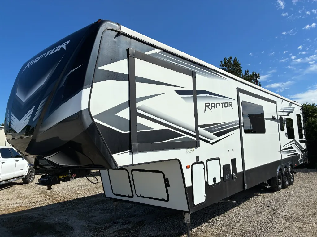 2021 Keystone Raptor 413, Photos photo 3
