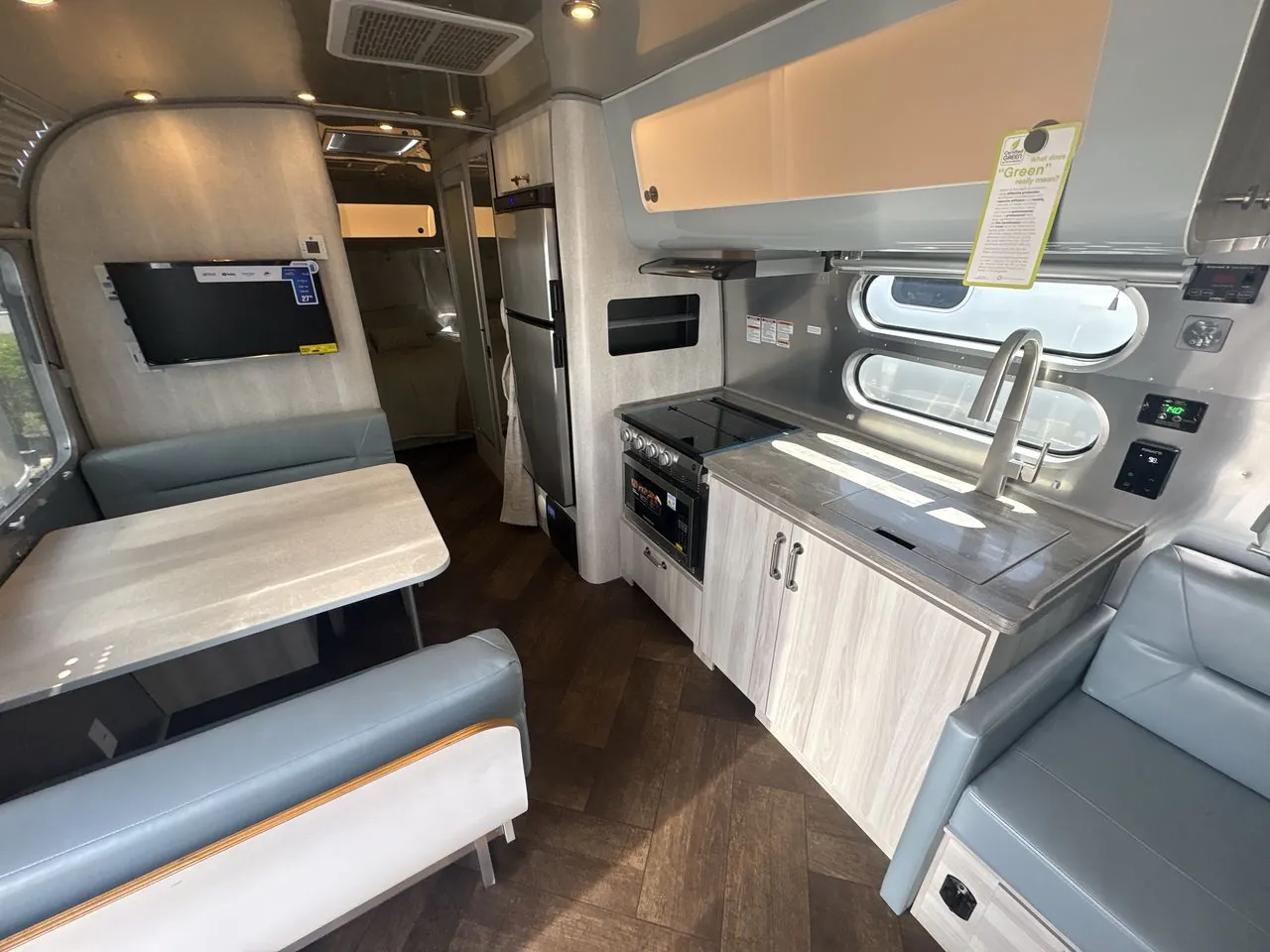 2026 Airstream International 28RB Twin - Photo 2