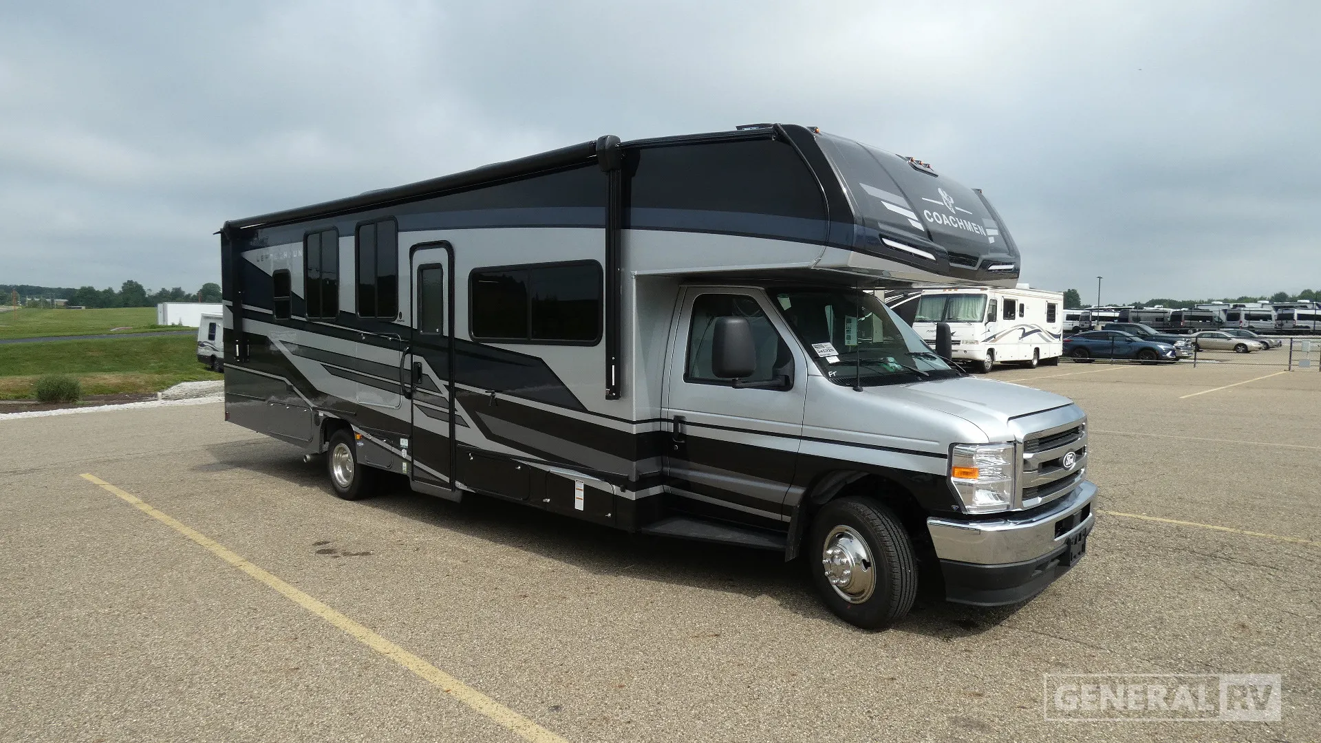 2027 Coachmen Leprechaun 308KB - Photo 2