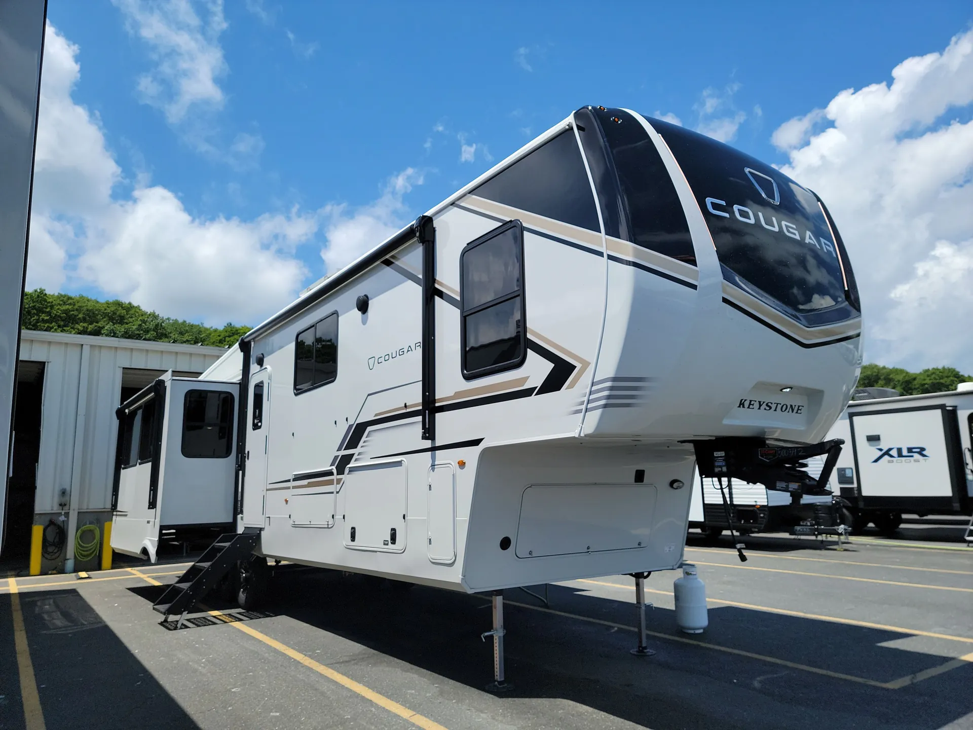 2027 Keystone Cougar 360MBI - Photo 2