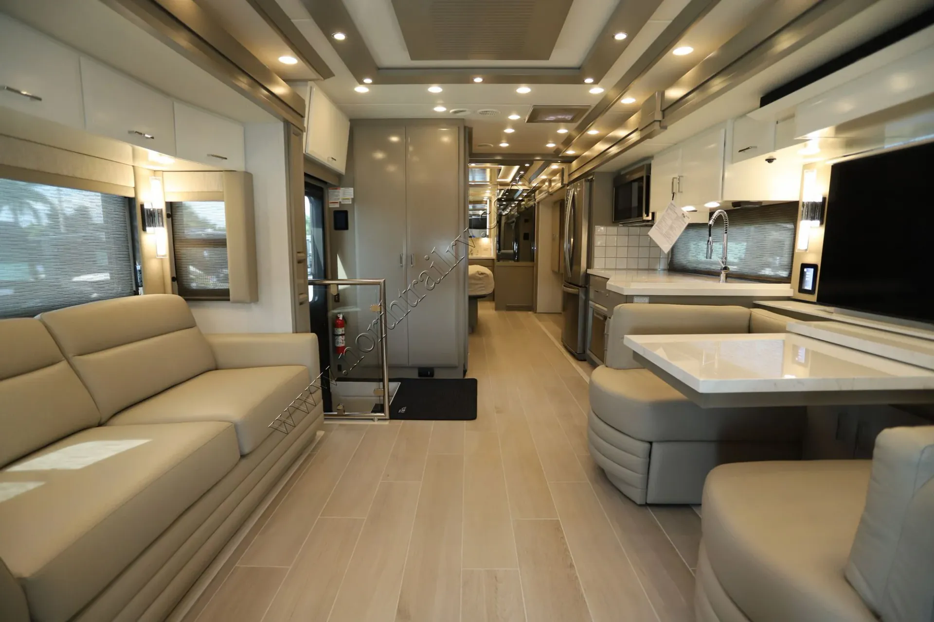 2025 Newmar Supreme Aire 4051 - Photo 4
