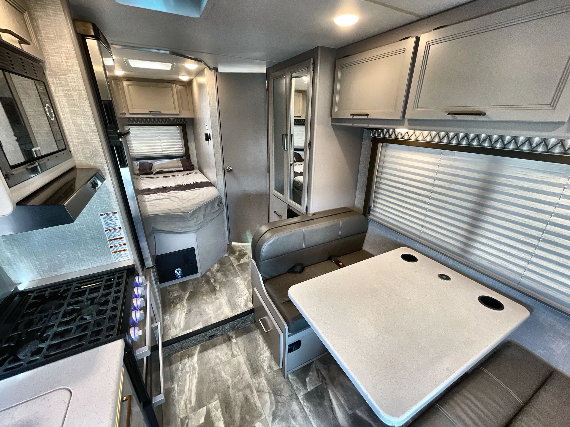 2023 Thor Motor Coach Quantum LC22 — living area main