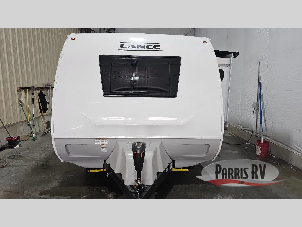 2025 Lance Lance Travel Trailers 1685 - Photo 2