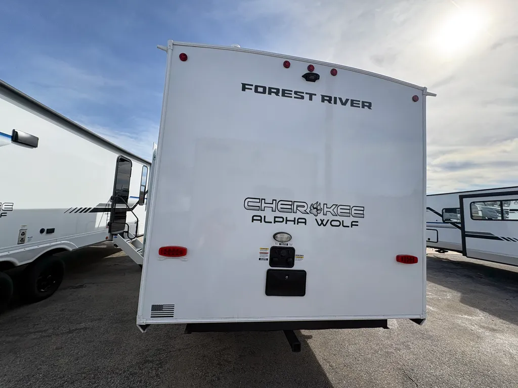 2026 Forest River Cherokee Alpha Wolf 21RB, Photos photo 5