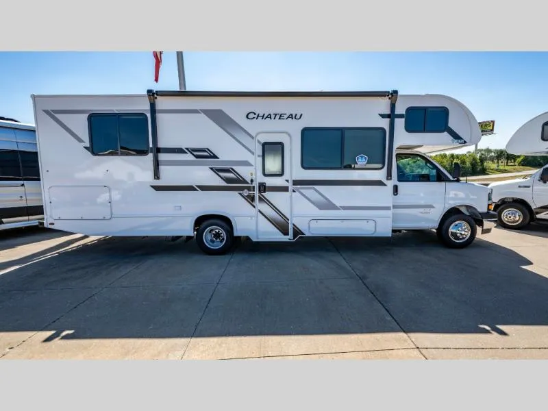 2026 Thor Motor Coach Chateau 28G - Photo 3