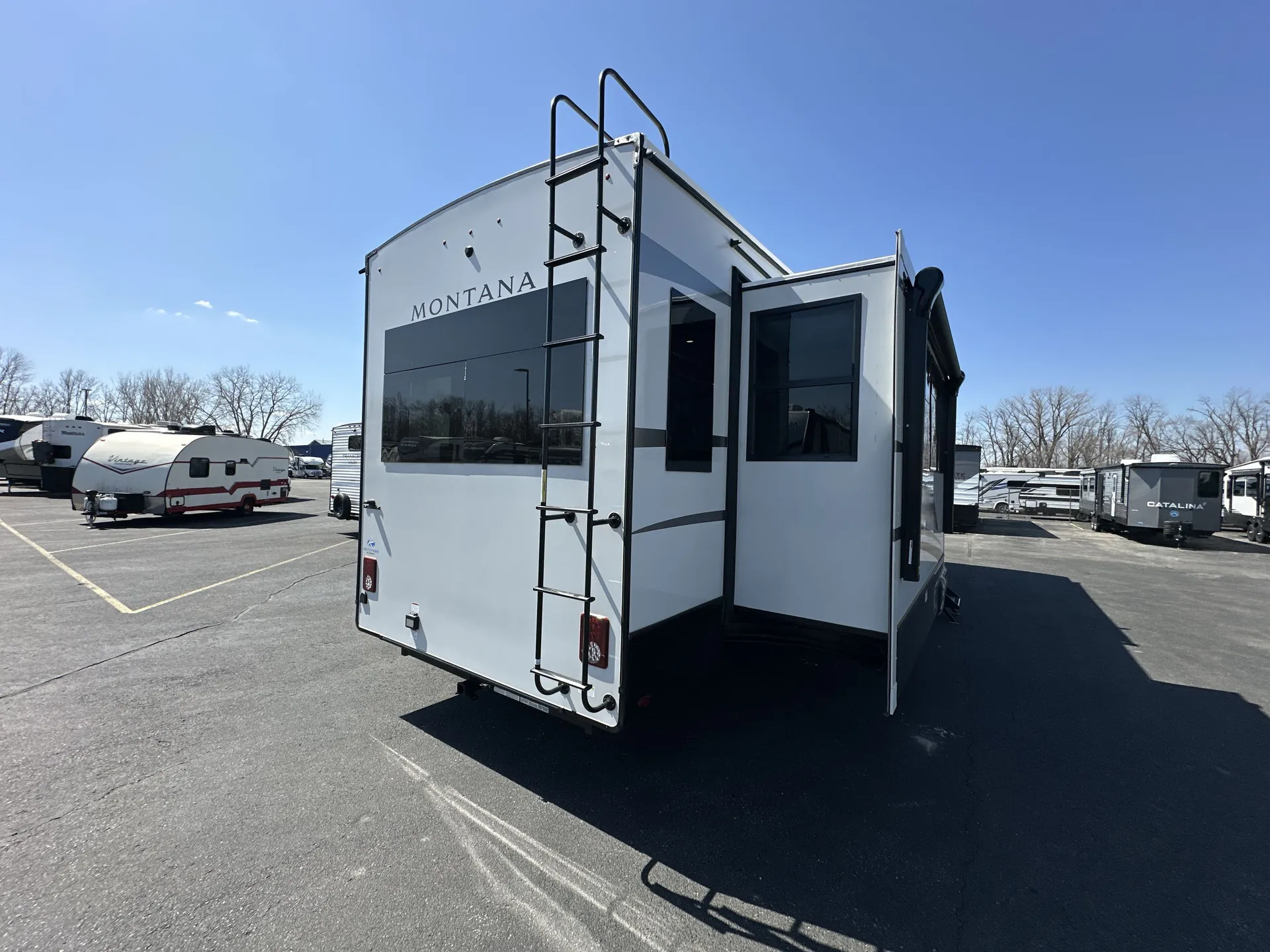 2025 Keystone Montana 3623EB — living area main