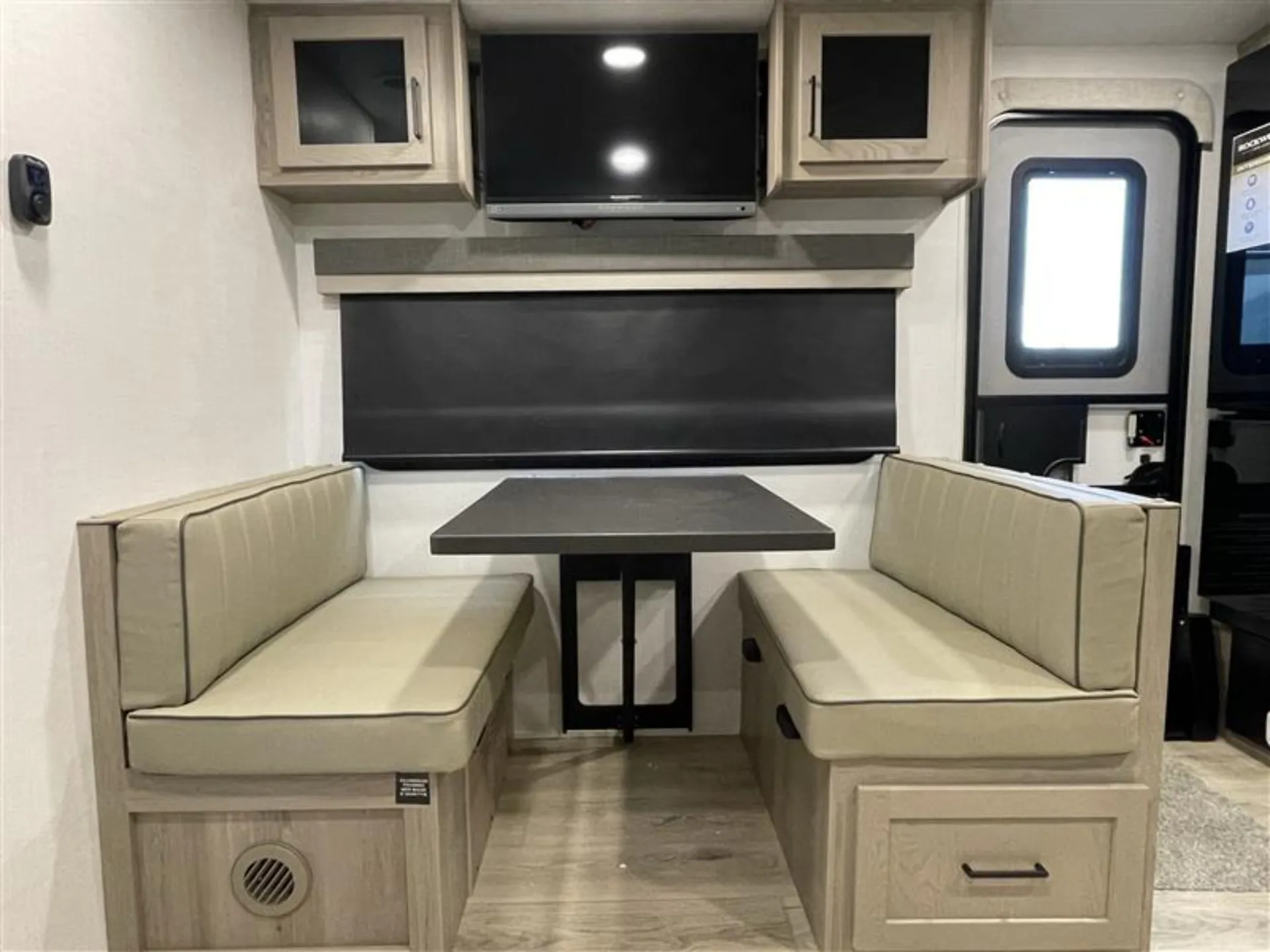 2026 Forest River Rockwood Mini Lite 2515S — Photo 7