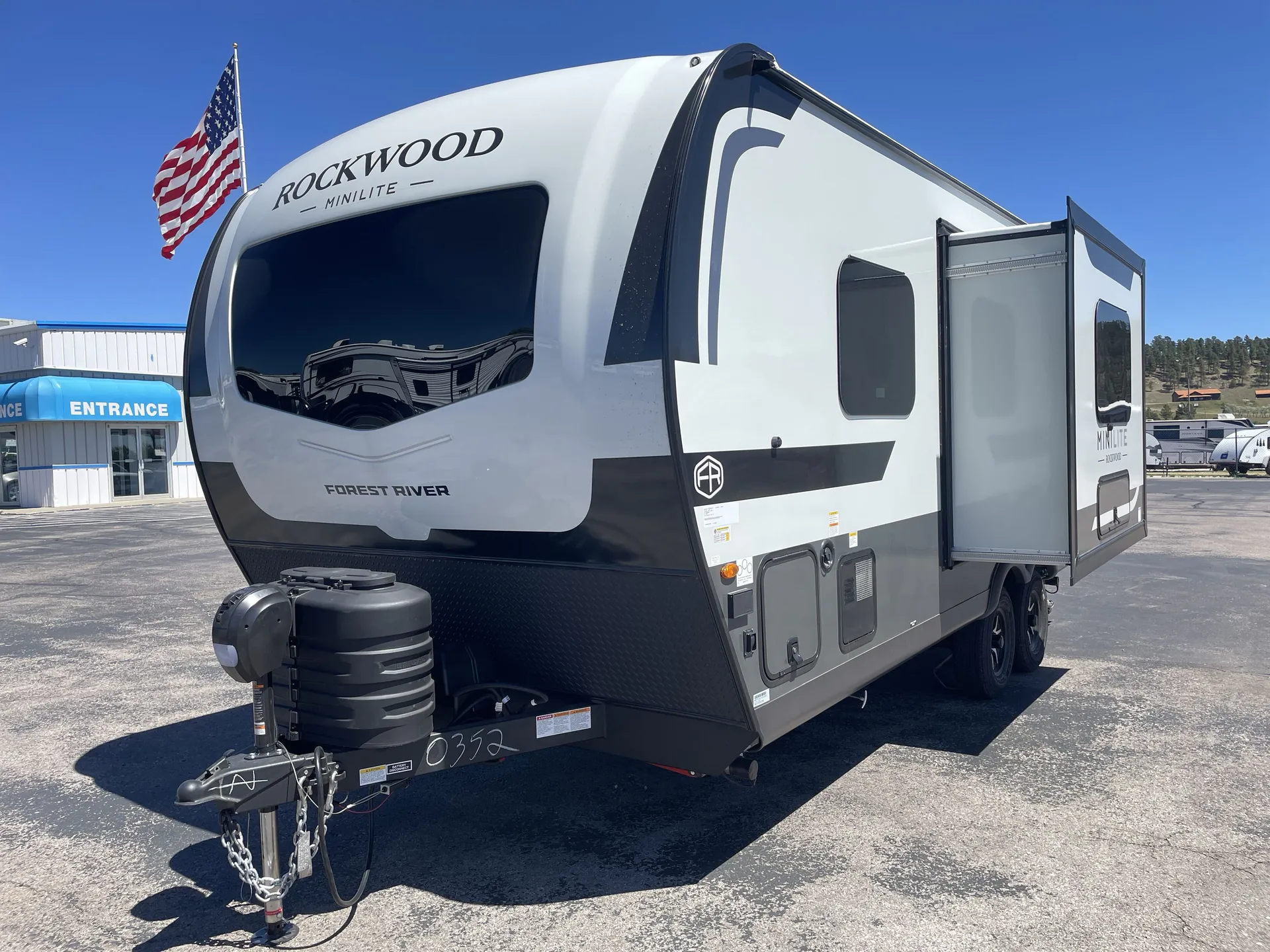 2027 Forest River Rockwood Mini Lite 2109S — campside