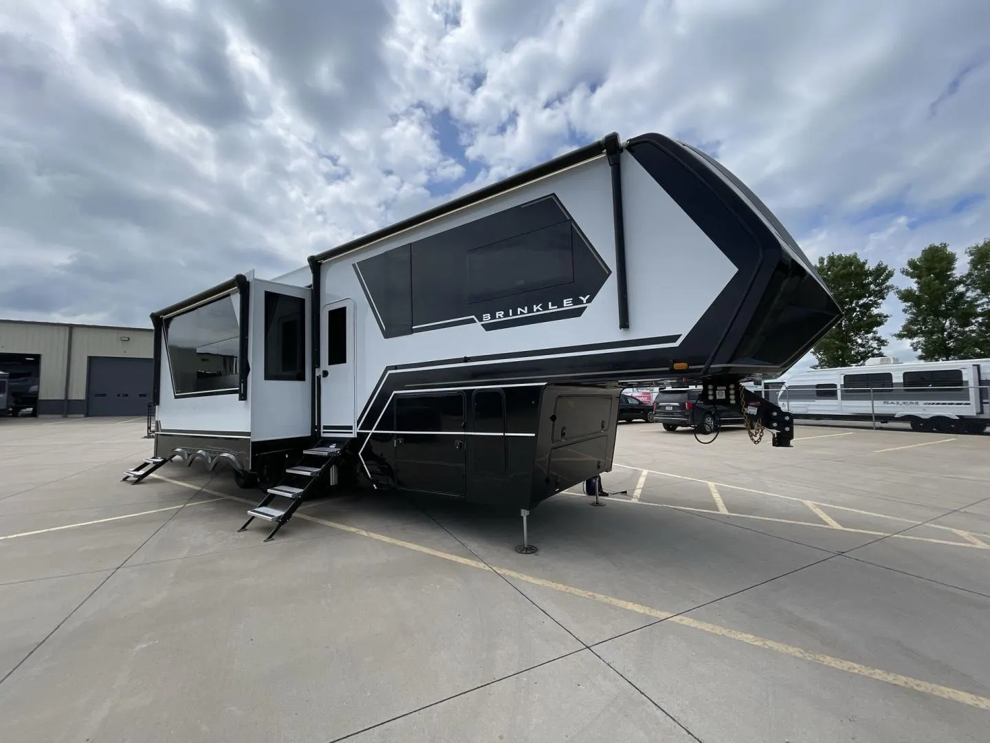 2027 Brinkley Model G 3250 - Photo 2