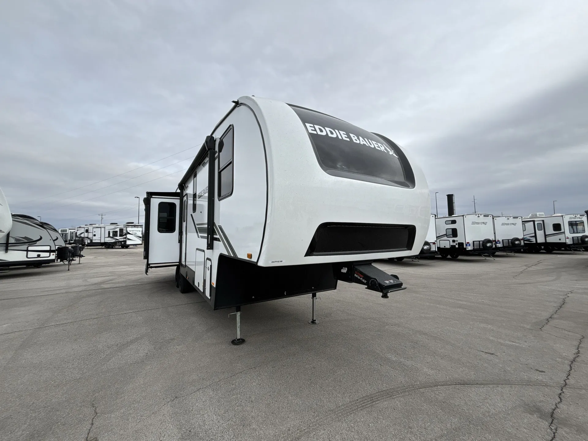 2025 Heartland Eddie Bauer Signature 3101RL - Photo 2
