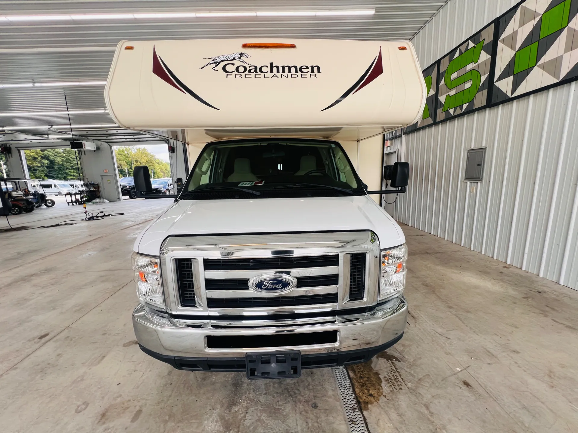 2019 Coachmen Freelander Premier 32FS - Photo 3