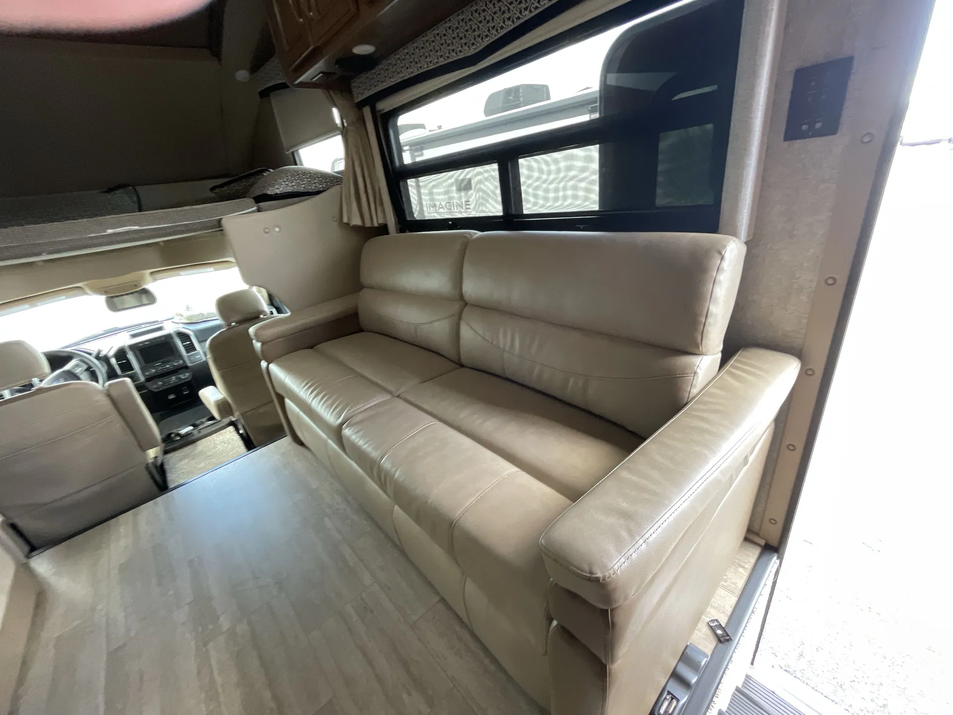 2020 Thor Motor Coach Magnitude BB35 — living area main