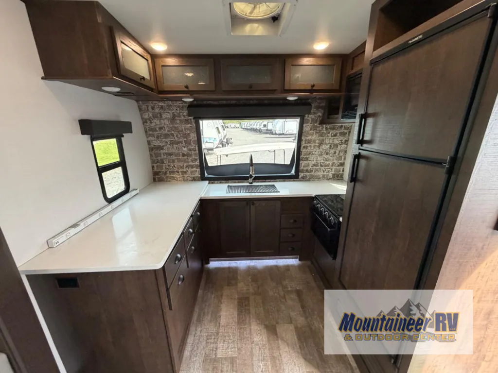 2021 Forest River XLR Hyperlite 3310, Photos photo 34