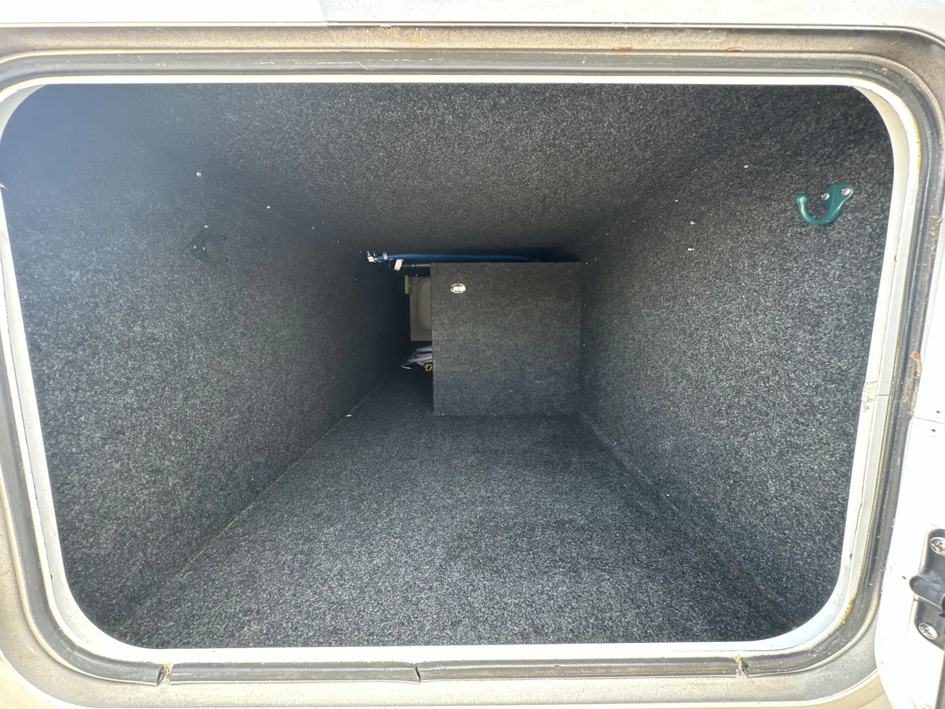 2014 Leisure Travel Unity U24TB — living area main