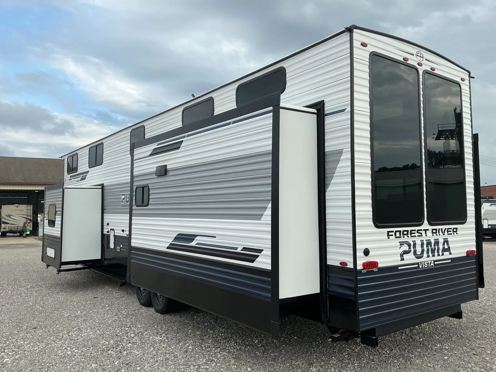 2027 Forest River Puma Vista 422LFT - Photo 4