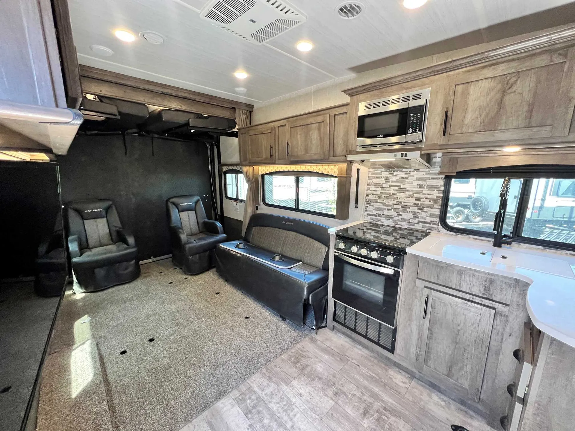2021 Forest River Shockwave 25RQMX - Photo 4