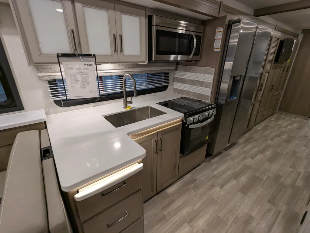 2027 Thor Motor Coach Windsport 36H, Photos photo 23