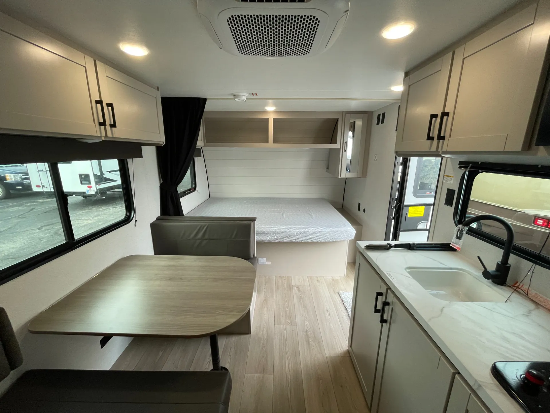 2027 Jayco Jay Flight 175BH - Photo 3