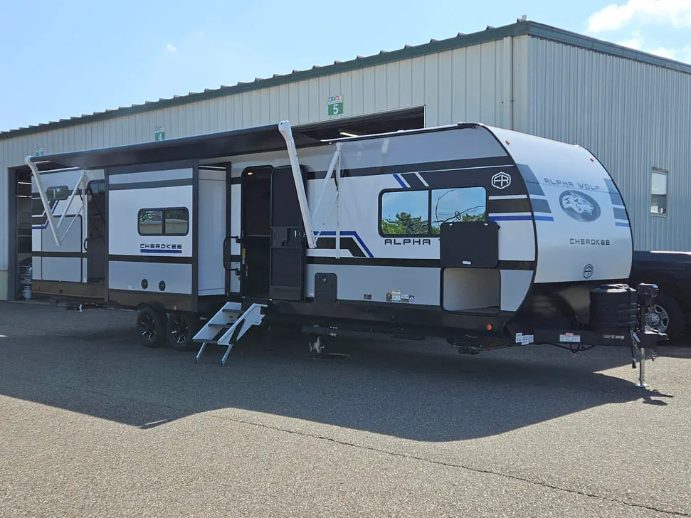 2027 Forest River Cherokee Alpha Wolf 32BHX - Photo 2